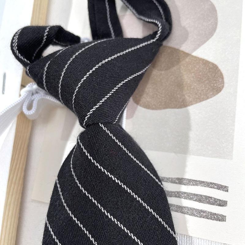 39BD Student Pre Tied Neck Tie - Men Accessories Look recension och pris