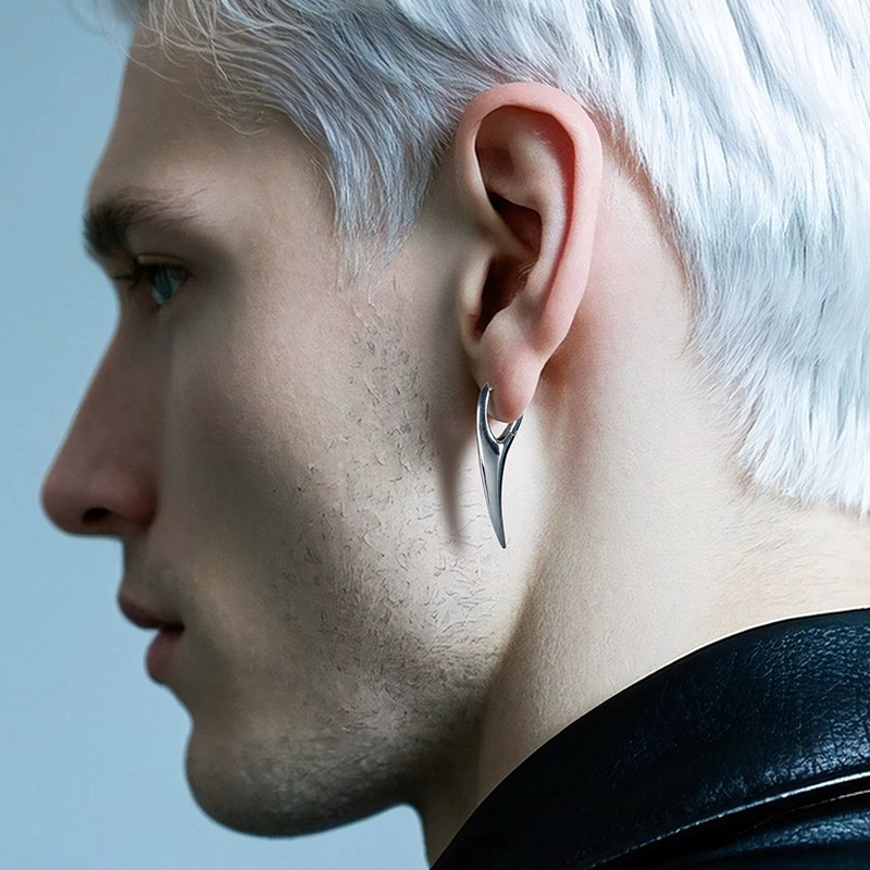 Curved Spike Ear Hoops, Jewelr - Men Accessories Look recension och pris